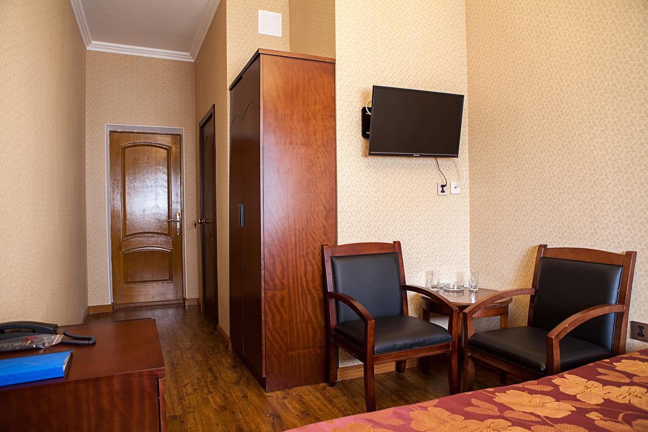 Hotel Topaz Astana Ngoại thất bức ảnh